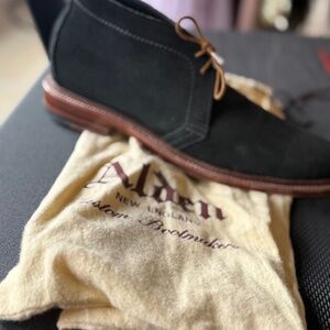 Alden suede chukkah si.e 9.5 E (wide) perfect condition only worn a few times